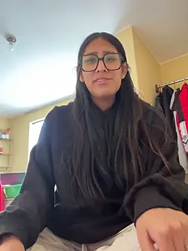 Snapshot of AleFantasy0001 chatting on October 29, 4:20 pm AleFantasy0001 online show from October 29, 4:20 pm