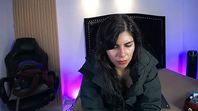 Melodi Roux online show from April 19, 6:10 pm