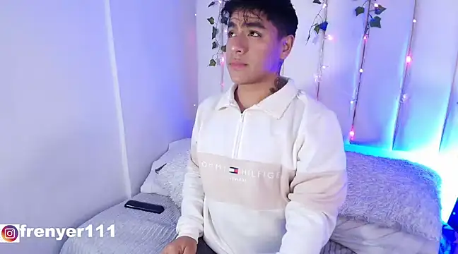 Snapshot of kiing_azahell chatting on January 9, 3:47 am kiing azahell online show from January 9, 3:47 am