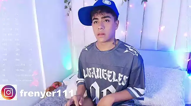 Snapshot of kiing_azahell chatting on January 26, 3:27 am kiing azahell online show from January 26, 3:27 am