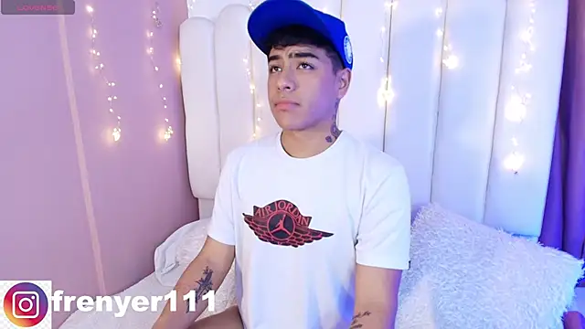 Snapshot of kiing_azahell chatting on February 28, 1:15 am kiing azahell online show from February 28, 1:15 am