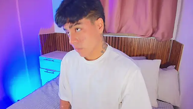 kiing azahell online show from February 11, 3:00 am