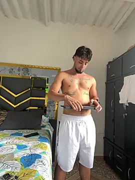 MattDevon online show from September 18, 8:44 pm