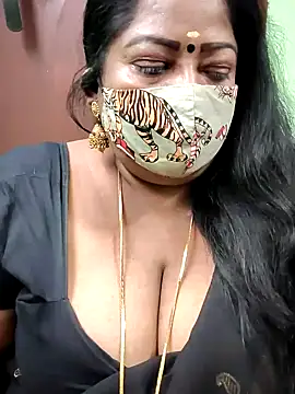 Snapshot of maniisha chatting on December 10, 10:58 pm maniisha online show from December 10, 10:58 pm