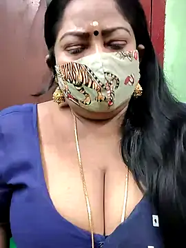 Snapshot of maniisha chatting on December 17, 5:26 pm maniisha online show from December 17, 5:26 pm