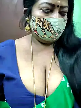 Snapshot of maniisha chatting on December 18, 12:54 am maniisha online show from December 18, 12:54 am