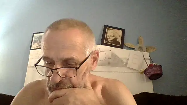 Snapshot of geilerschwanz64 chatting on October 10, 7:13 pm geilerschwanz64 online show from October 10, 7:13 pm