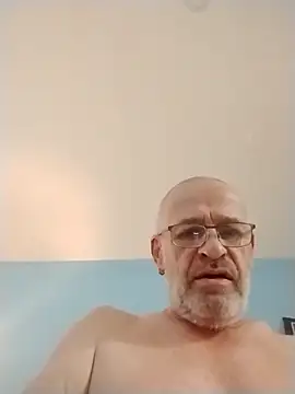 Snapshot of geilerschwanz64 chatting on November 10, 6:40 pm geilerschwanz64 online show from November 10, 6:40 pm