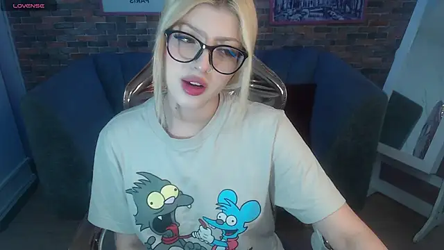 Kitty fox b online show from March 10, 12:59 pm