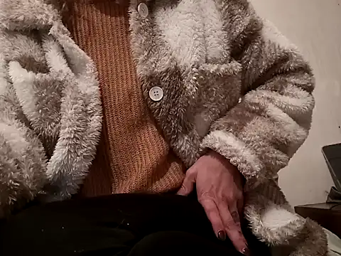 filipasantosx online show from February 16, 8:11 pm