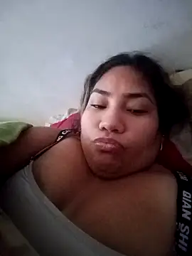 Snapshot of magaby1515 chatting on December 9, 2:39 pm magaby1515 online show from December 9, 2:39 pm