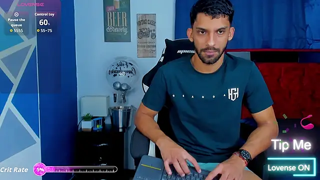 Snapshot of mike_shelby21 chatting on October 6, 2:31 am mike shelby21 online show from October 6, 2:31 am