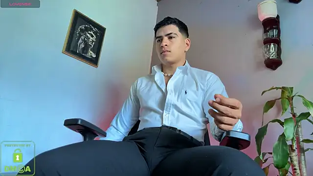 Adrian Mill3r online show from November 4, 4:50 pm