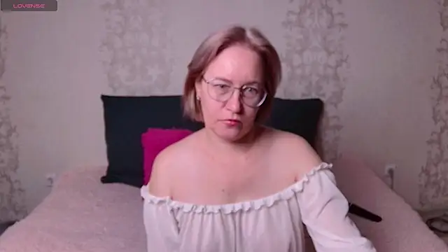 Snapshot of Moonlight_Jasmine chatting on November 17, 12:38 am Moonlight Jasmine online show from November 17, 12:38 am