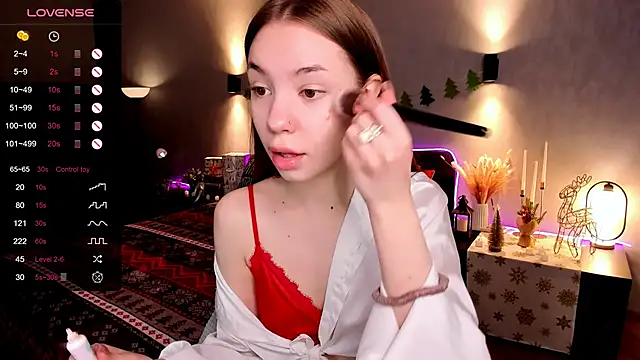 Snapshot of MilliBrown_ chatting on December 16, 8:08 am MilliBrown online show from December 16, 8:08 am