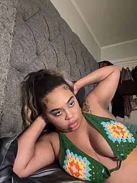 Snapshot of camiliaskye chatting on September 13, 5:18 am camiliaskye online show from September 13, 5:18 am