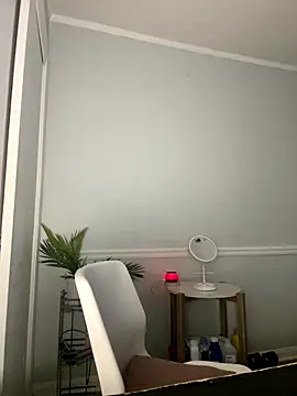 Snapshot of camiliaskye chatting on December 18, 4:57 pm camiliaskye online show from December 18, 4:57 pm