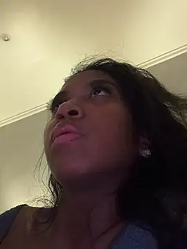 Snapshot of IamCrystal2 chatting on December 11, 1:26 am IamCrystal2 online show from December 11, 1:26 am