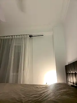 Snapshot of IamCrystal2 chatting on November 20, 2:23 am IamCrystal2 online show from November 20, 2:23 am