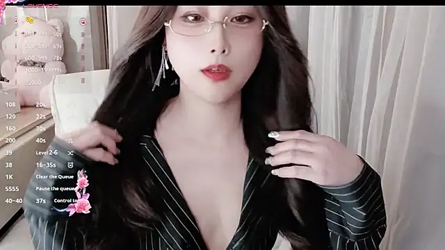 Snapshot of Blossom-666 chatting on February 16, 3:59 pm Blossom-666 online show from February 16, 3:59 pm