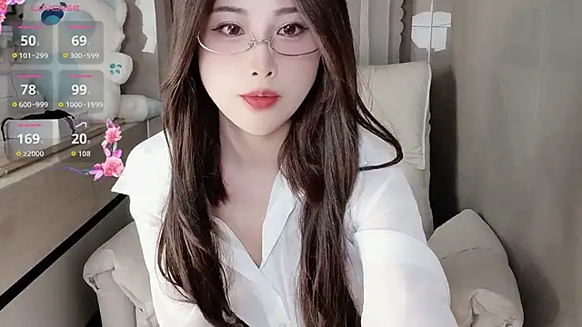 Snapshot of Blossom-666 chatting on September 18, 2:52 pm Blossom-666 online show from September 18, 2:52 pm