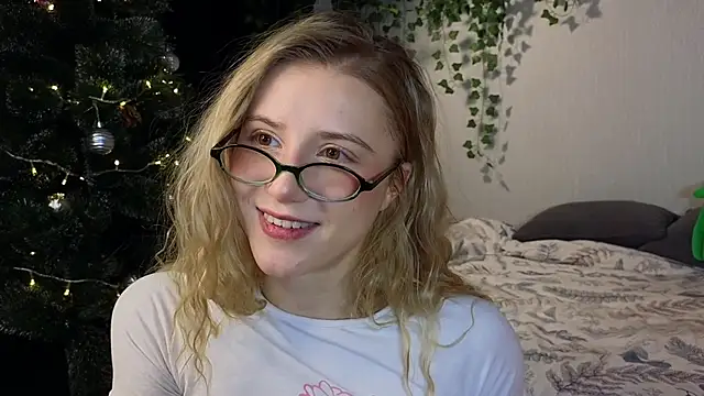 Snapshot of ArianaMur chatting on December 16, 5:27 am ArianaMur online show from December 16, 5:27 am