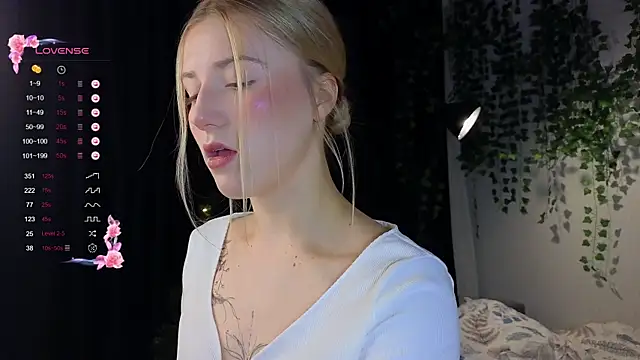 Snapshot of ArianaMur chatting on December 24, 12:22 am ArianaMur online show from December 24, 12:22 am