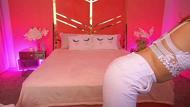 Roxy Rayy online show from December 2, 3:07 pm