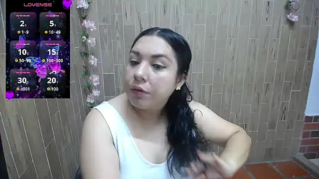 solyeria online show from March 6, 5:00 pm