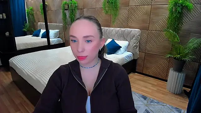 Snapshot of TrueReincarnation chatting on February 5, 10:20 am TrueReincarnation online show from February 5, 10:20 am