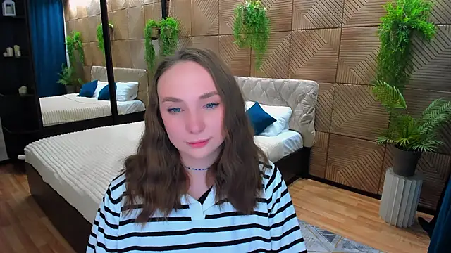 Snapshot of TrueReincarnation chatting on February 7, 10:19 am TrueReincarnation online show from February 7, 10:19 am