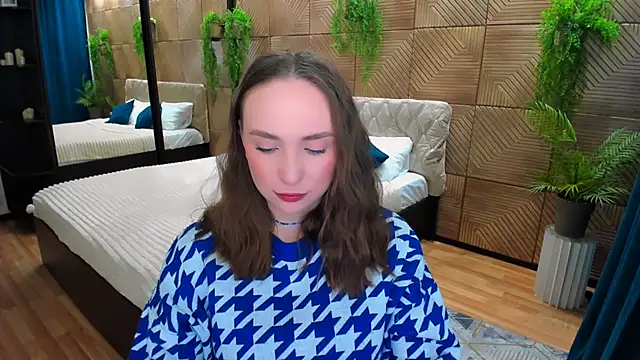 Snapshot of TrueReincarnation chatting on February 8, 10:18 am TrueReincarnation online show from February 8, 10:18 am