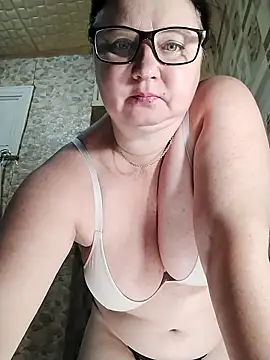 Snapshot of Holly-69 chatting on November 8, 3:45 pm Holly-69 online show from November 8, 3:45 pm