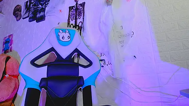 Snapshot of missycanoo chatting on October 14, 1:17 am missycanoo online show from October 14, 1:17 am