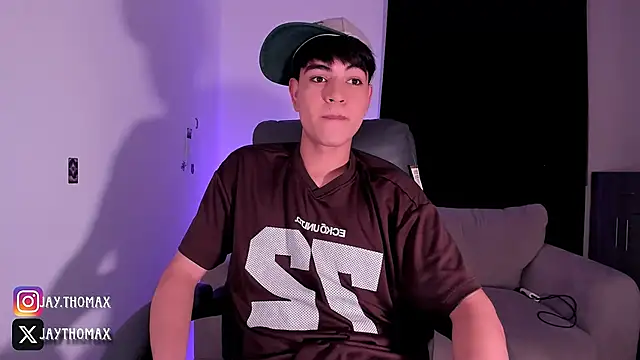 Snapshot of JaycoThomas chatting on September 30, 1:21 am JaycoThomas online show from September 30, 1:21 am