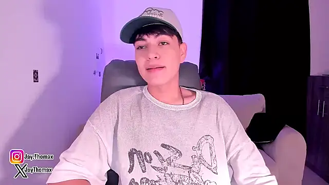 Snapshot of JaycoThomas chatting on October 9, 12:30 am JaycoThomas online show from October 9, 12:30 am