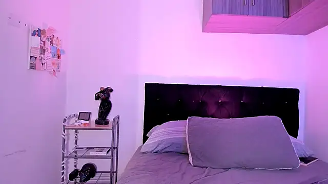 Snapshot of JaycoThomas chatting on November 27, 2:13 am JaycoThomas online show from November 27, 2:13 am