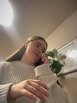 imlindapink online show from November 25, 5:02 pm