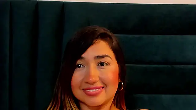 Snapshot of LisaWhite_ chatting on March 5, 4:56 am LisaWhite online show from March 5, 4:56 am