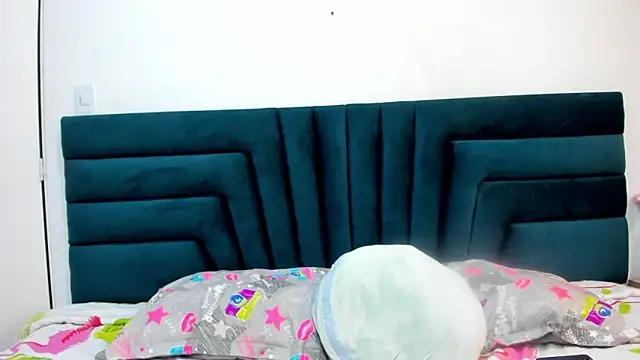 Snapshot of LisaWhite_ chatting on March 11, 3:48 am LisaWhite online show from March 11, 3:48 am