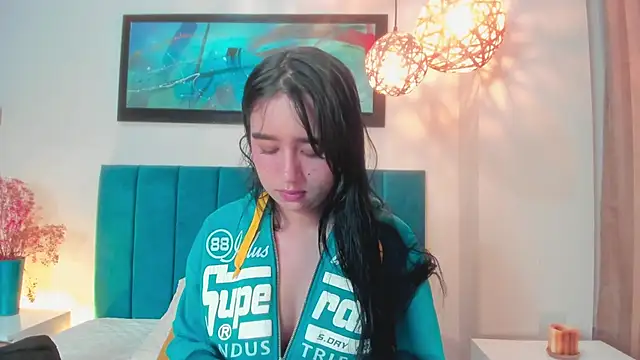 Snapshot of LaraGoldd chatting on November 13, 12:42 am LaraGoldd online show from November 13, 12:42 am