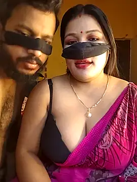 Snapshot of Radhikadavi879 chatting on November 18, 7:13 am Radhikadavi879 online show from November 18, 7:13 am