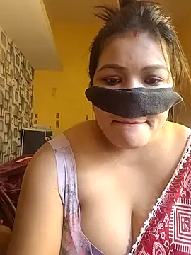Snapshot of Radhikadavi879 chatting on November 24, 4:34 am Radhikadavi879 online show from November 24, 4:34 am