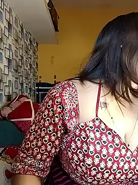 Snapshot of Radhikadavi879 chatting on January 17, 8:41 am Radhikadavi879 online show from January 17, 8:41 am