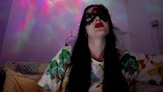 Snapshot of LexiSnowUK chatting on December 2, 5:08 pm LexiSnowUK online show from December 2, 5:08 pm