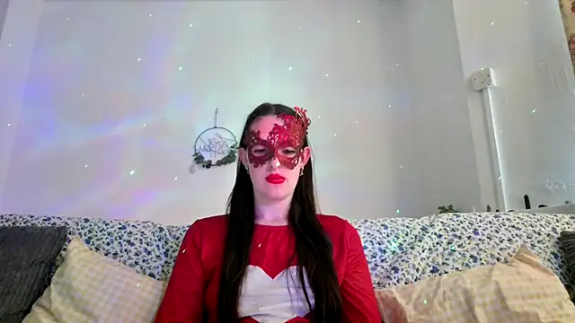 Snapshot of LexiSnowUK chatting on December 3, 10:24 am LexiSnowUK online show from December 3, 10:24 am