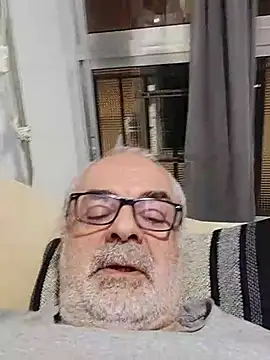 Snapshot of Satiro_Sevilla chatting on March 16, 8:11 pm Satiro Sevilla online show from March 16, 8:11 pm