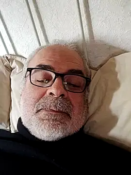 Snapshot of Satiro_Sevilla chatting on March 18, 2:59 pm Satiro Sevilla online show from March 18, 2:59 pm