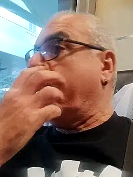 Snapshot of Satiro_Sevilla chatting on September 25, 7:45 am Satiro Sevilla online show from September 25, 7:45 am