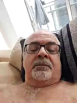 Snapshot of Satiro_Sevilla chatting on October 6, 5:21 pm Satiro Sevilla online show from October 6, 5:21 pm